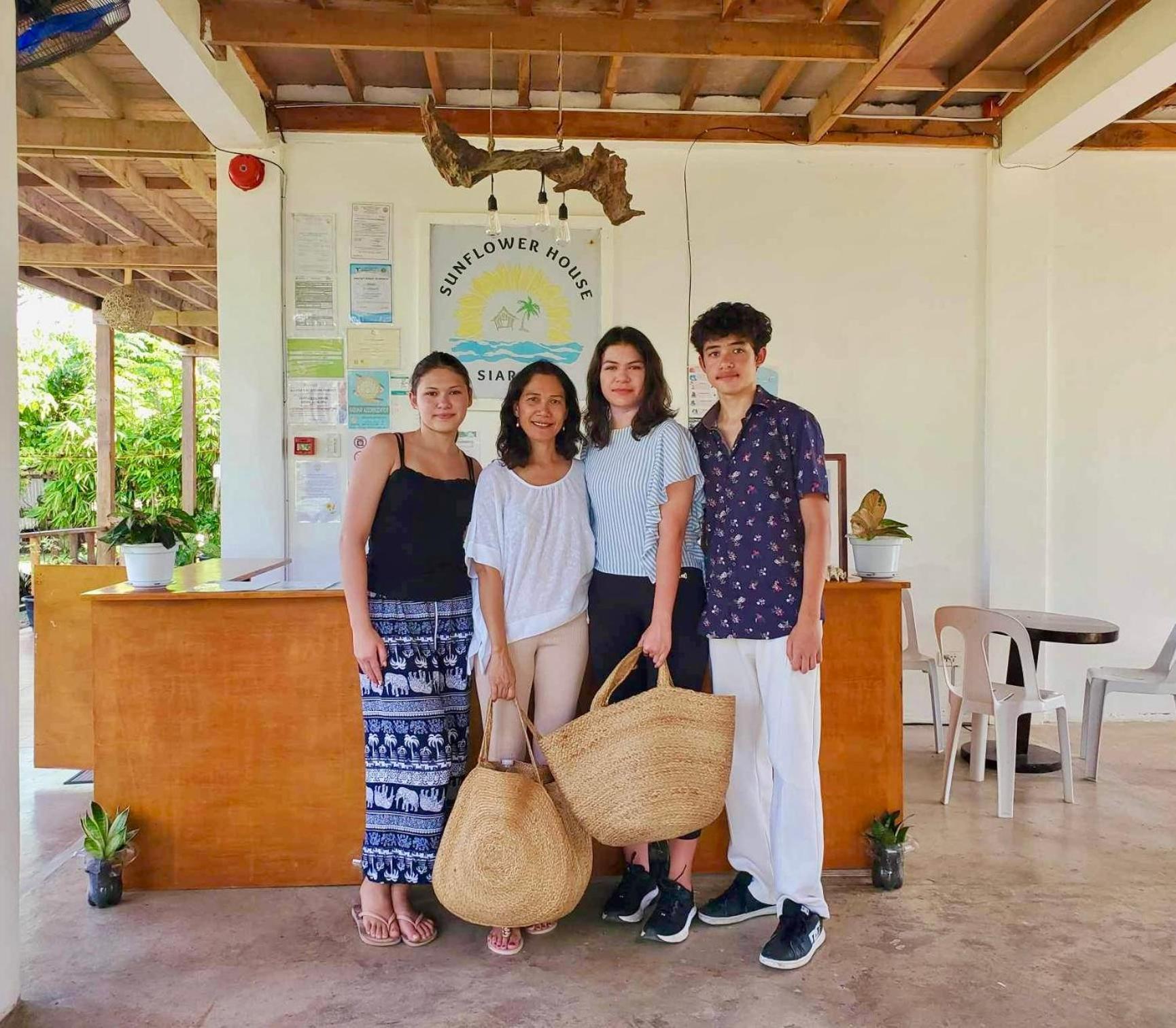 Siargao Sunflower Suites General Luna  Luaran gambar